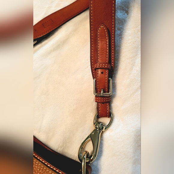 EUC ☆ D&B XL Courtney Shoulder Sac - Picture 3 of 16